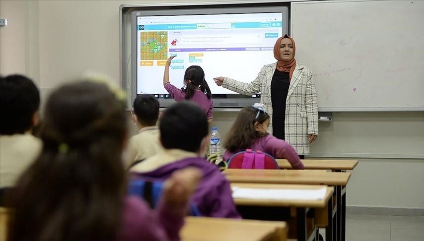 10 bin öğretmen ataması ne zaman? Gözler MEB AGS kontenjanları ve branş dağılımında