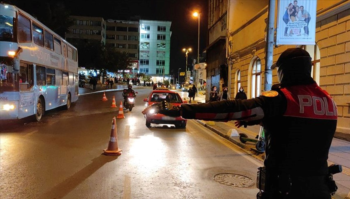 İstanbul’da 2 saatlik denetimde 636 gözaltı İstanbul’da 2 saatlik denetimde 636 gözaltı