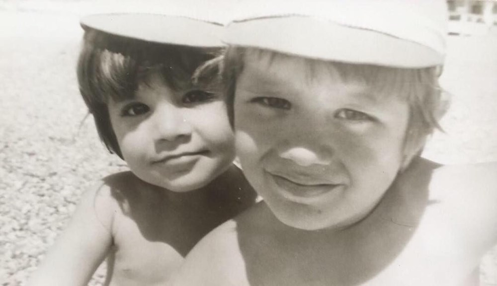 Cenk Eren'den Ajda Pekkan paylaşımı: Ben yaşlandım o hala genç (Ünlülerin çocukluk ve gençlik halleri) - 554