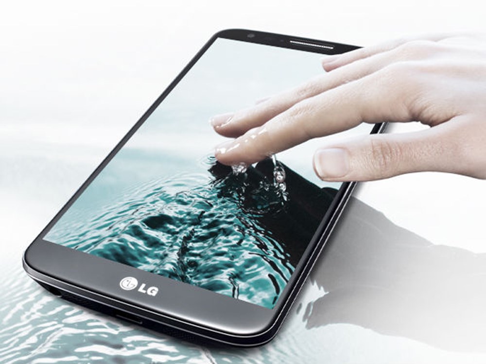 Смартфоны обсуждение. Смартфон LG g5 NFC. Смартфоны с огромным дисплеем. LG g2 планшет. Влагозащищенный смартфон LG.