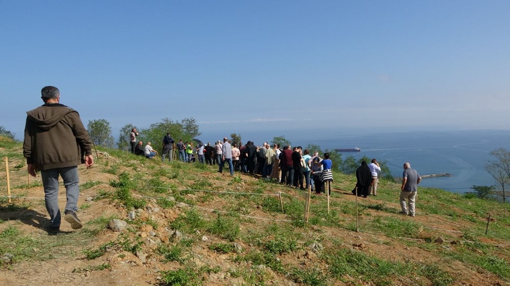 Deniz manzaralı mezar için birbirine girdiler: Bir kişi hastanelik oldu - 10