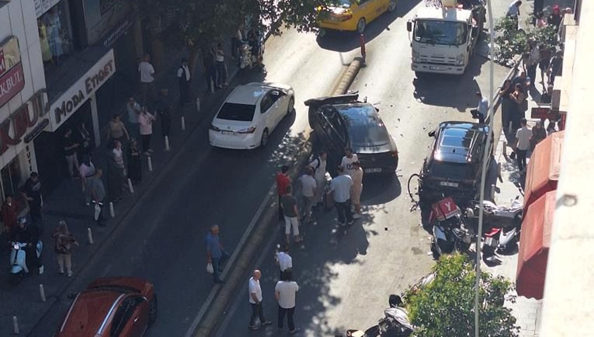 Kağıthane'de trafik kazası Kağıthane'de trafik kazası