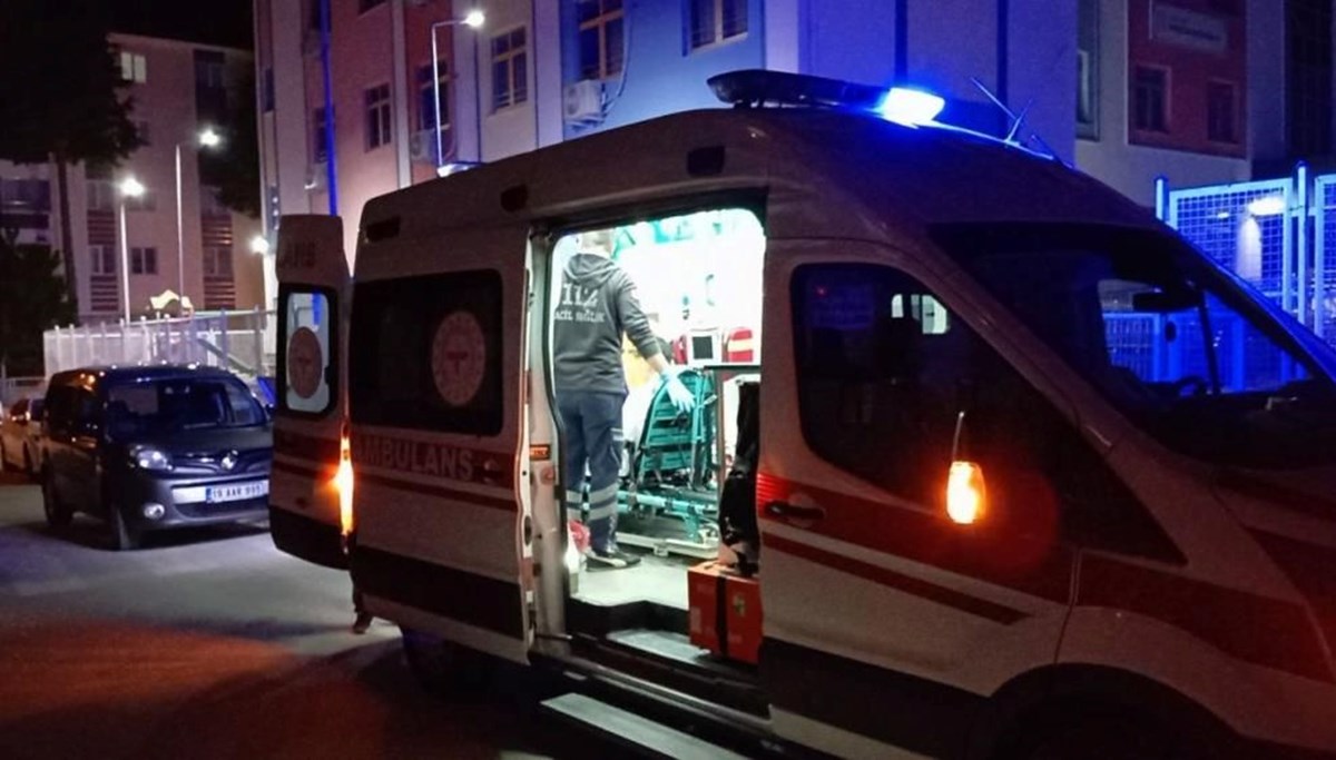 Çorum’da okul bahçesinde bıçaklı saldırı Çorum’da okul bahçesinde bıçaklı saldırı