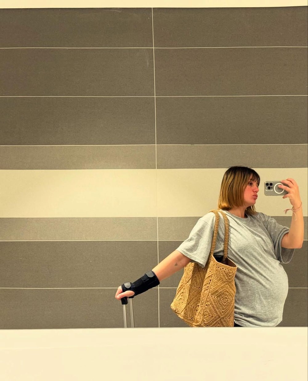 Gizem Karaca'nın annelik heyecanı: Bebeğinin cinsiyetini açıkladı 74 Cngh1E2PdEmPqaGiXqEuOg