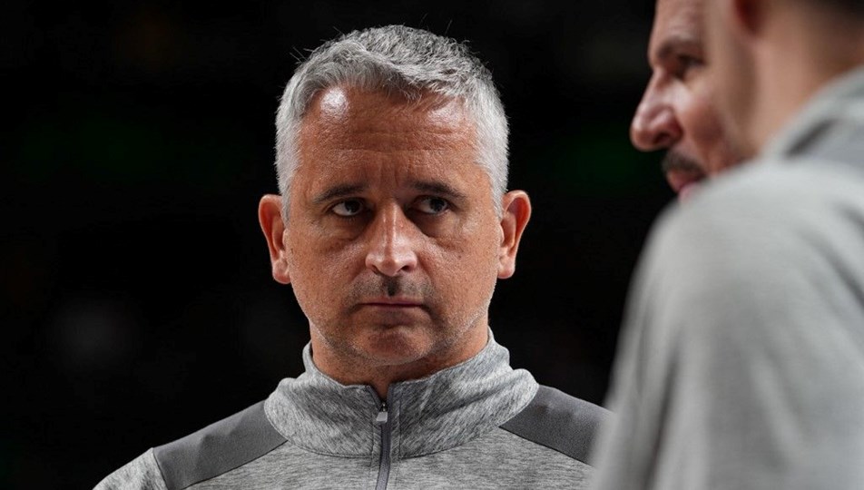 Anadolu Efes resmen açıkladı: Takım, Avrupa şampiyonu koç Kokoskov'a emanet