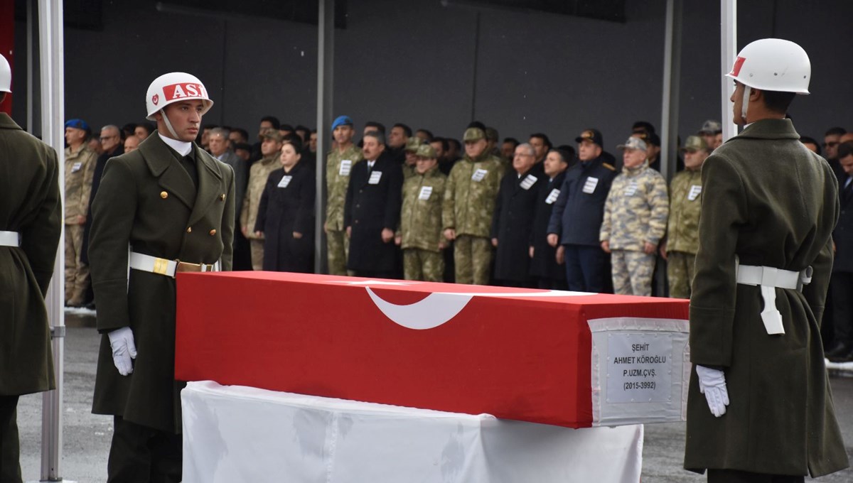Türkiye şehitlerini uğurluyor | Irak’ın kuzeyinde şehit olan 9 askerden 6’sı bugün defnedilecek Türkiye şehitlerini uğurluyor | Irak’ın kuzeyinde şehit olan 9 askerden 6’sı bugün defnedilecek