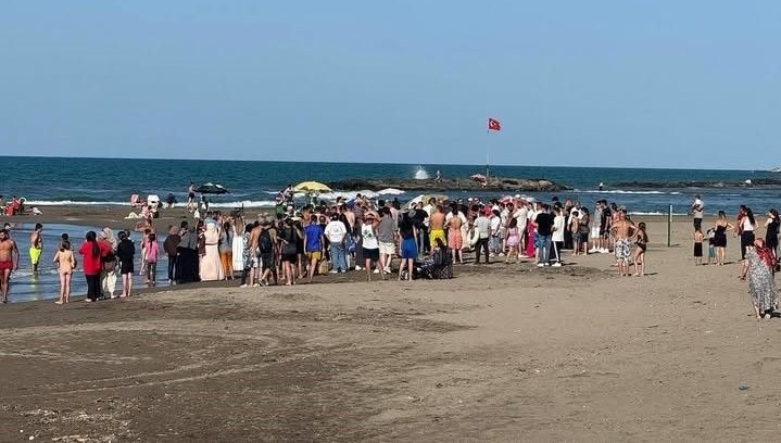 Denizde boğulma tehlikesi geçirmişti