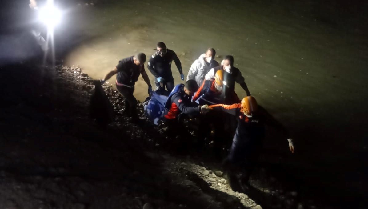 Batman Çayı'nda erkek cesedi bulundu