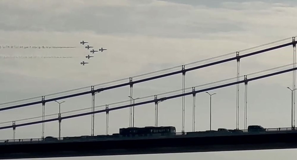 100. yılda 100 gemiyle boğaz geçişi | SOLOTÜRK ve Türk Yıldızları'ndan 100. yıl uçuşu - 8