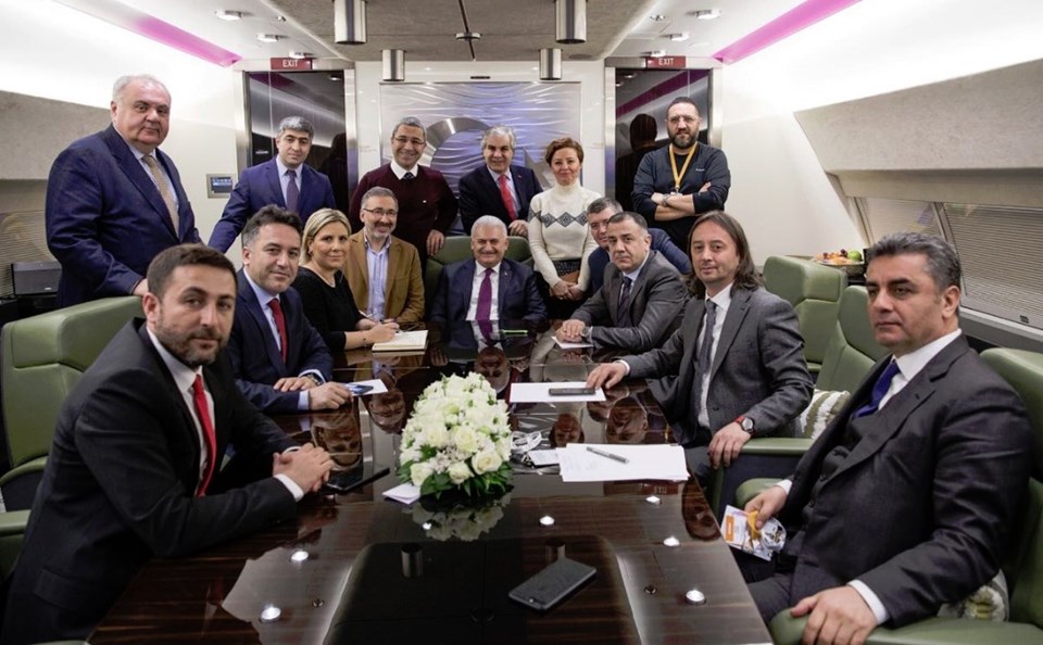 Başbakan Yıldırım, uçakta gazetecilere önemli açıklamalar yaptı.
