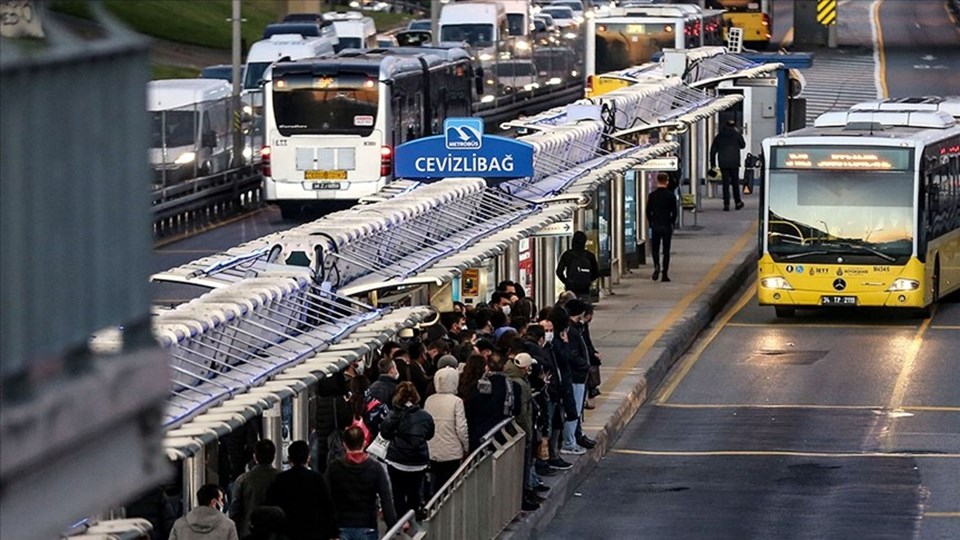 İstanbul'da toplu taşıma zammı sonrası otobüs, metro, metrobüs fiyatları ne kadar oldu? Abonman öğrenci ücreti kaç TL? - 1