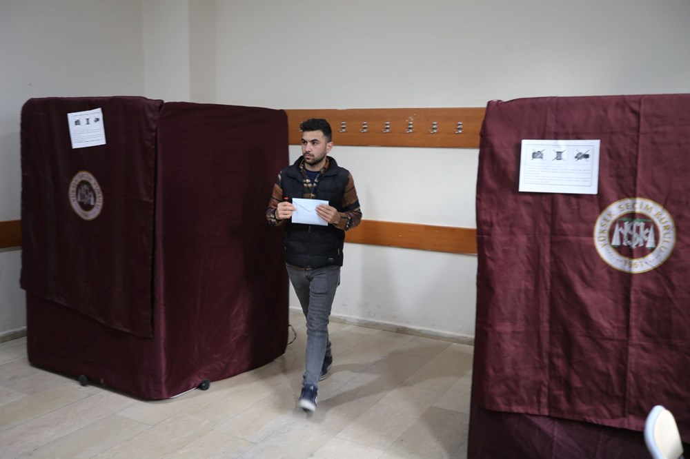 Türkiye sandık başında: 81 ilde oy verme işlemi başladı! Oy verme kaçta bitecek? Seçmenler nasıl oy kullanacak? - 6