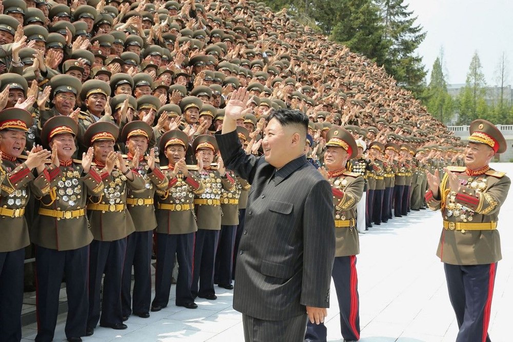 Kim Jong-Un zayıfladı, boynu ortaya çıktı - 7