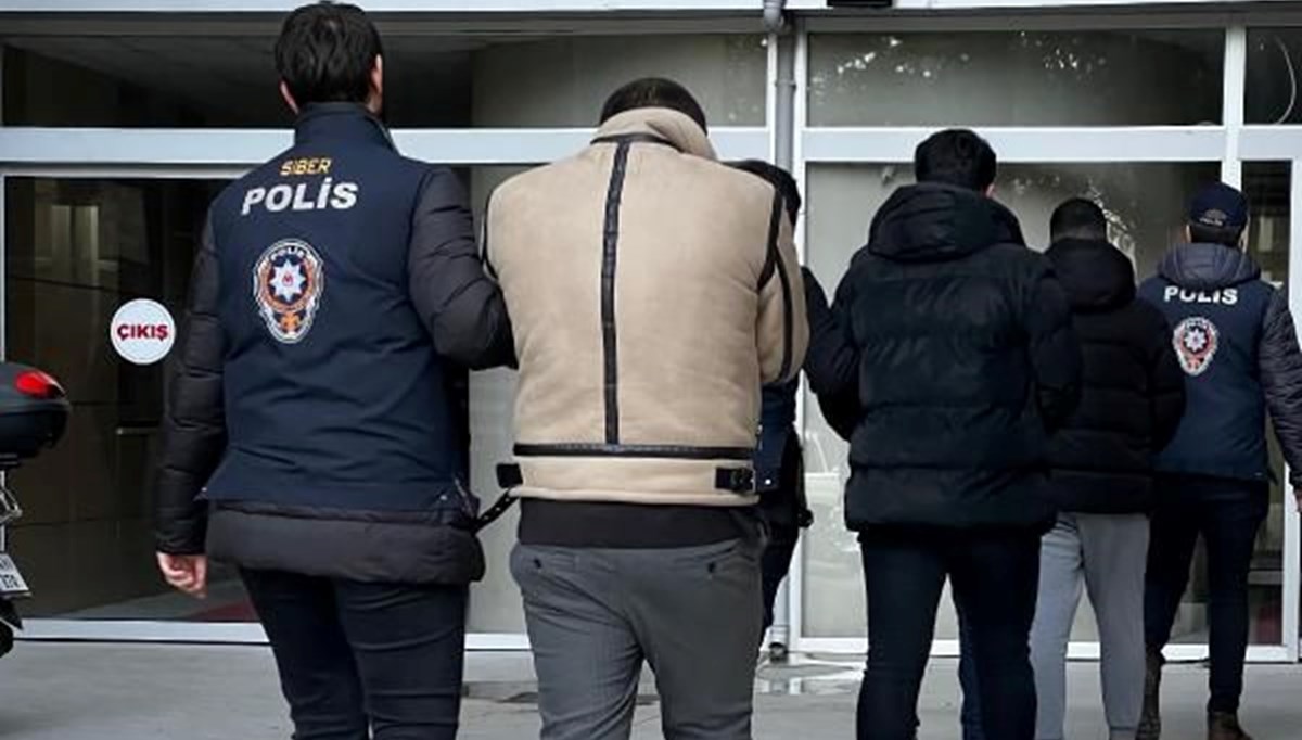 3 ilde otomobil almak isteyenleri dolandıranlara operasyon: 5 tutuklama 3 ilde otomobil almak isteyenleri dolandıranlara operasyon: 5 tutuklama