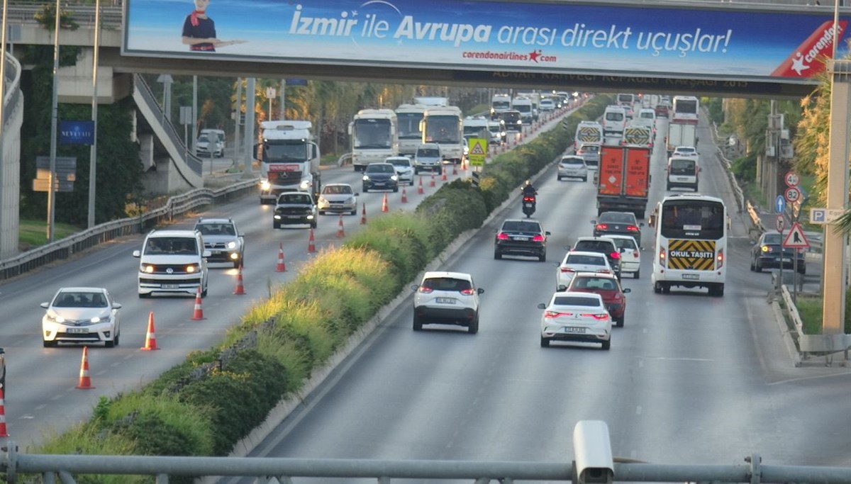 Grev, İzmir trafiğini vurdu