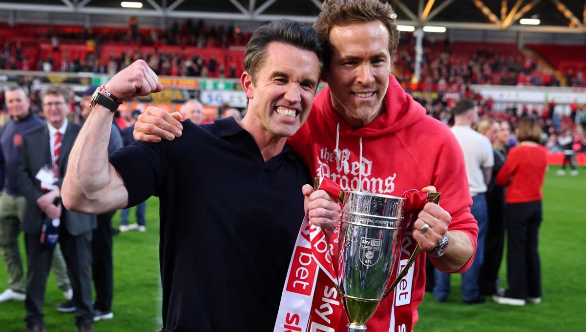 Deadpool'un takımı Championship'te: Reynolds'ın sahibi olduğu Wrexham tarih yazıyor