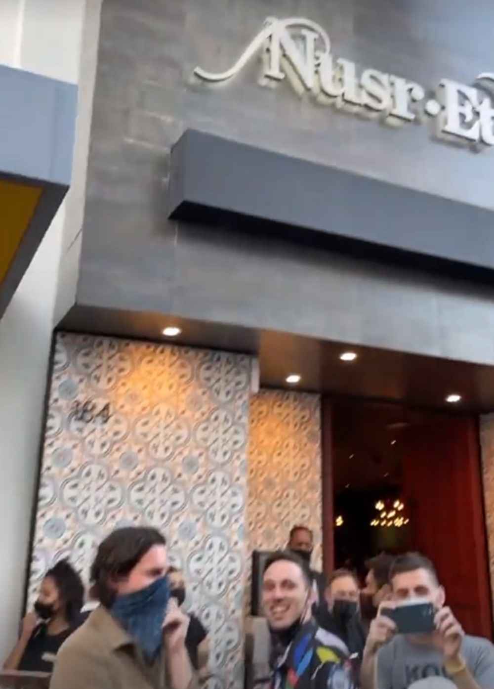 Nusret Amerika'daki beşinci restoranını Beverly Hills'te açtı - 7