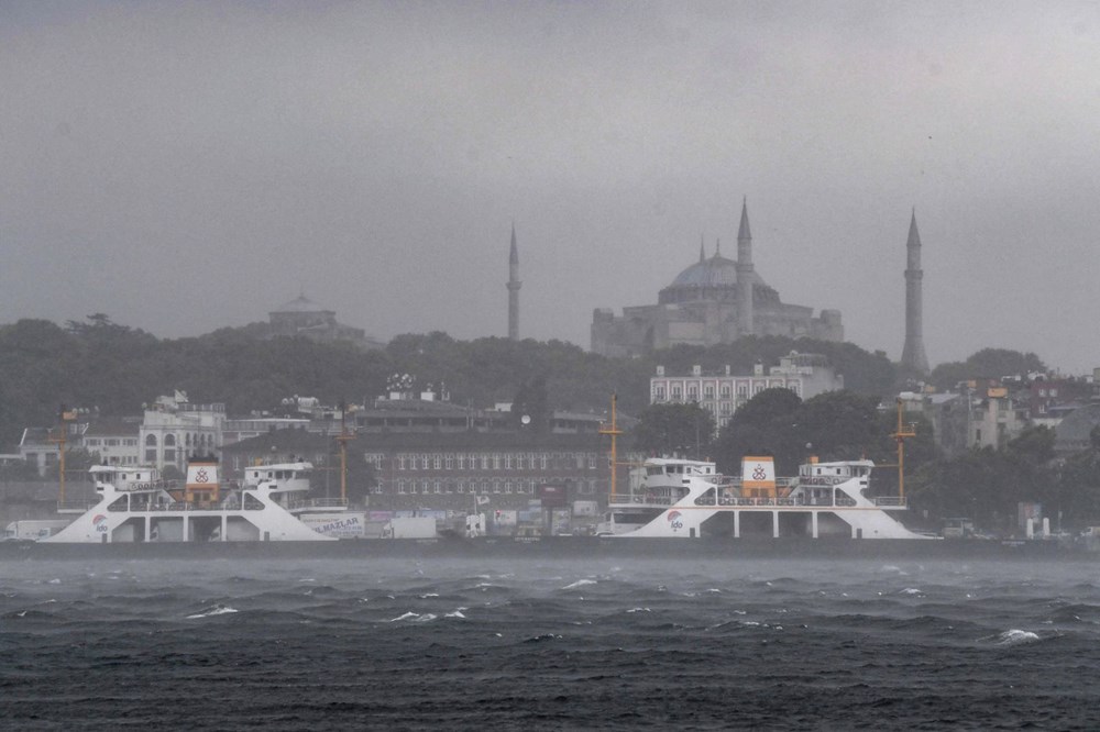 İstanbul'da hava aniden değişecek! Hava kararacak, gök gürültülü sağanak geliyor - 1