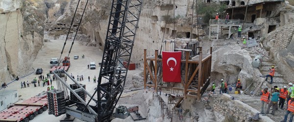 Hasankeyf Kalesi orta kapısının 3. bölümü yeni yerinde