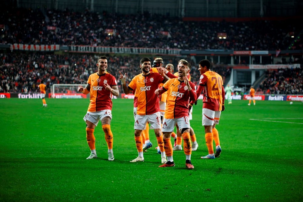 Samsunspor - Galatasaray maçına Yunus Akgün damga vurdu 79