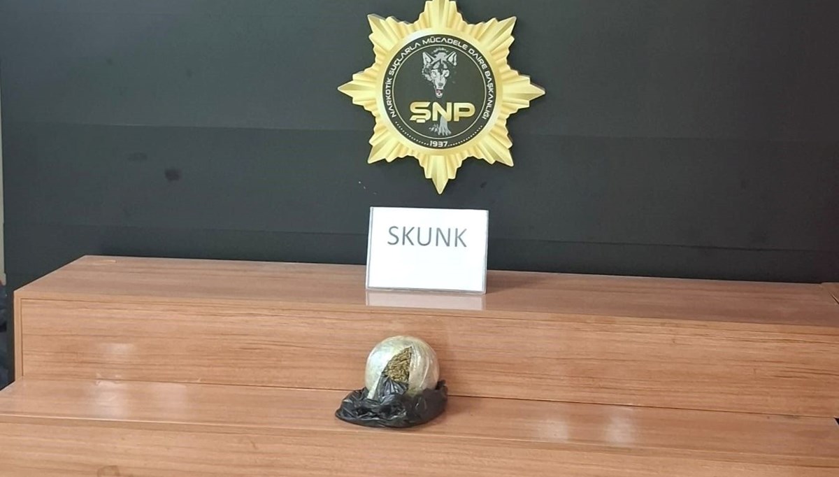 Otobüsteki yolcunun çantasından uyuşturucu çıktı