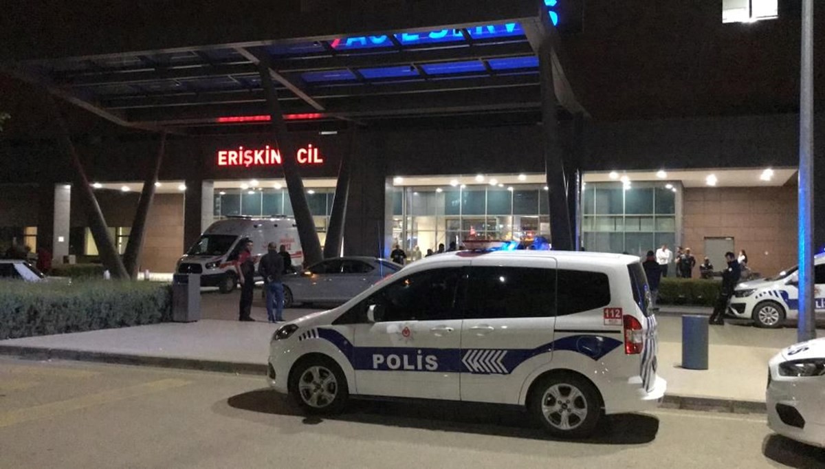 “Niye yan baktın” dedi, acil servis önünde bacağından vurdu “Niye yan baktın” dedi, acil servis önünde bacağından vurdu