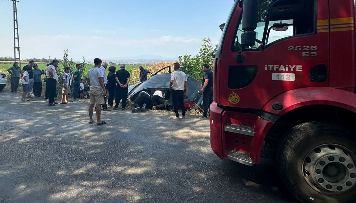 Otomobil şarampole devrildi