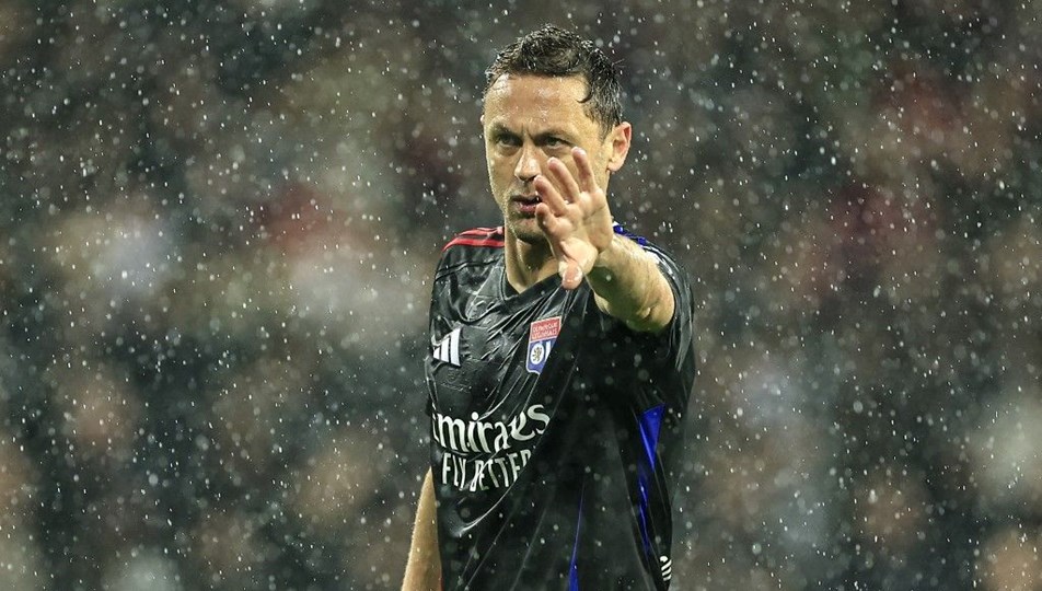 Fransa’da LGBT bayrağını kapatan futbolculara 4 maç ceza