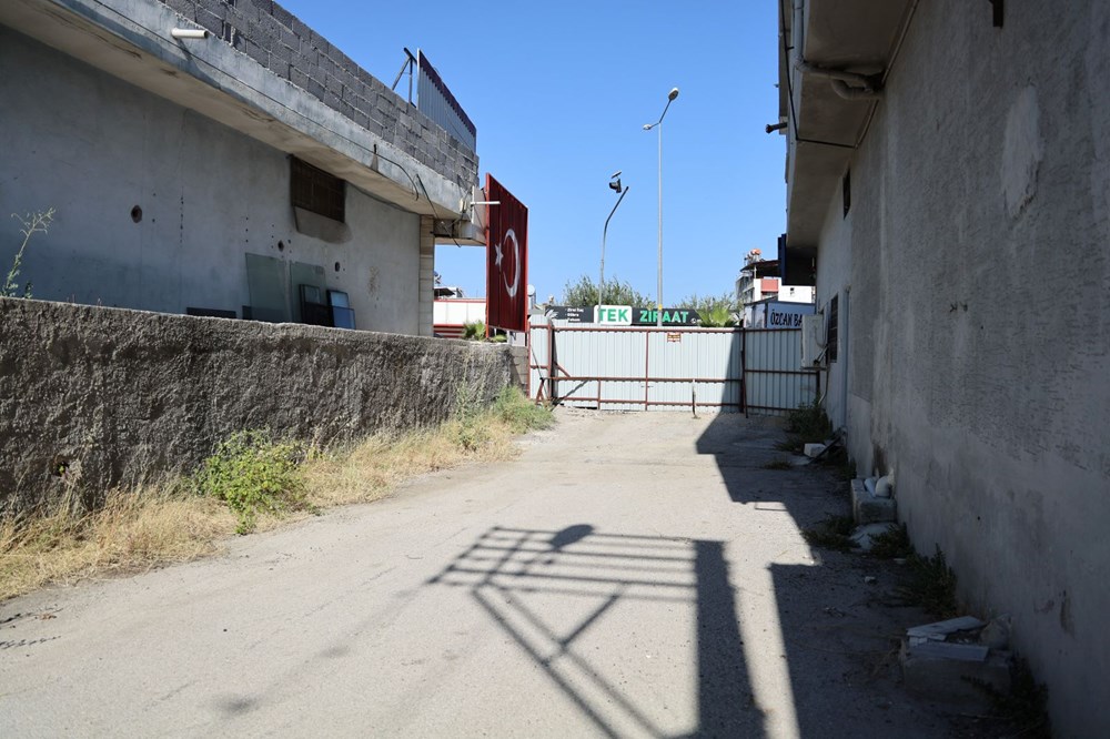 "Tapulu arazim" diyerek sokağın girişini kapattı - 4