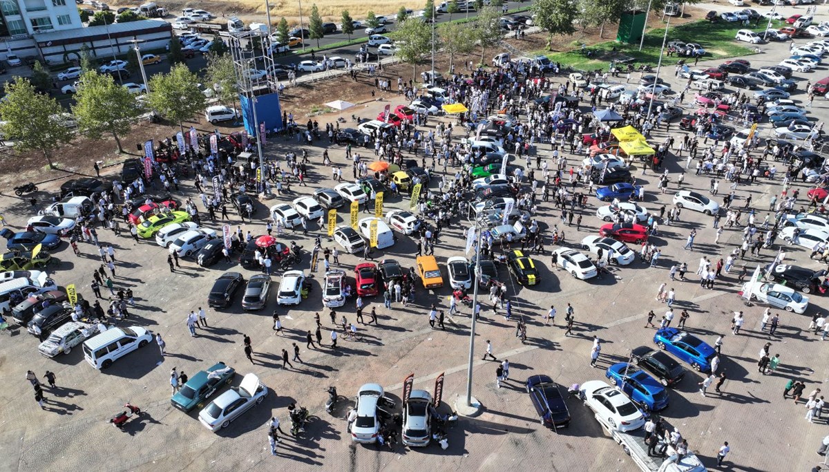 Modifiye araç tutkunları Diyarbakır'da buluştu
