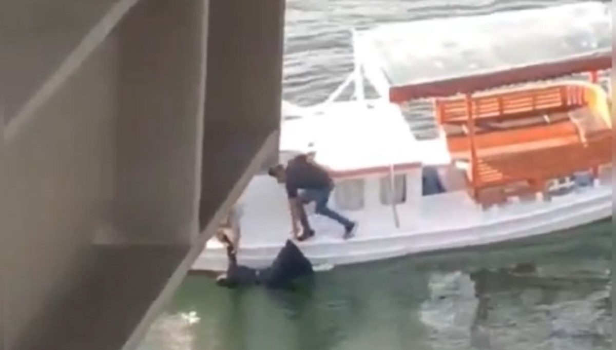Haliç’te korku dolu anlar: Köprüden denize düştü Haliç’te korku dolu anlar: Köprüden denize düştü