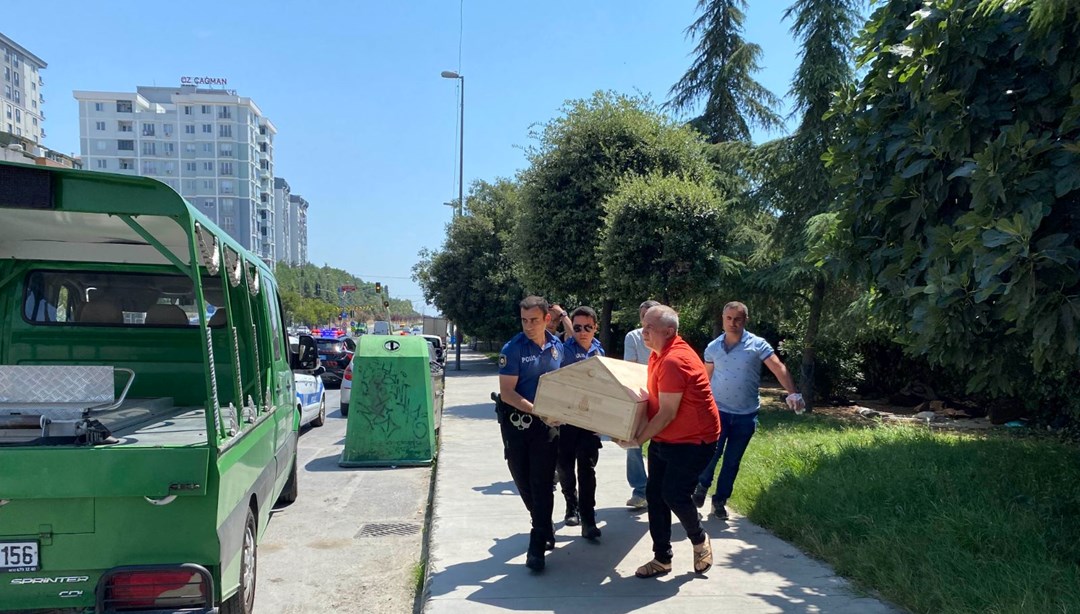 Küçükçekmece'de ağaçlık alanda ceset bulundu