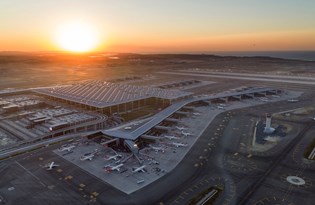 Istanbul Havalimani Nda Pankartla Yolcu Karsilama Sona Erdi Ntv