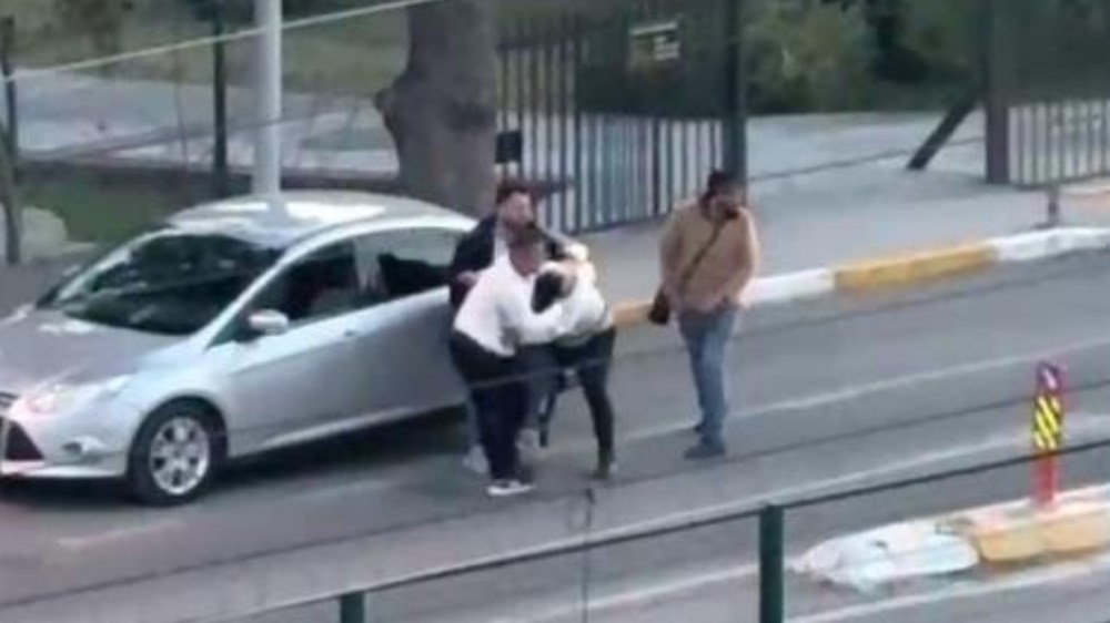 Kask, yumruk, bıçak! Pendik'te trafiği durduran meydan savaşı 71 D0G1U2nRkUOhgaEQzN3PWw