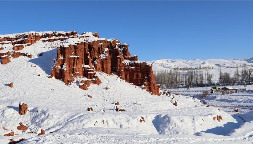 Erzurum'daki Narman Peribacaları ziyaretçilerini ağırlıyor