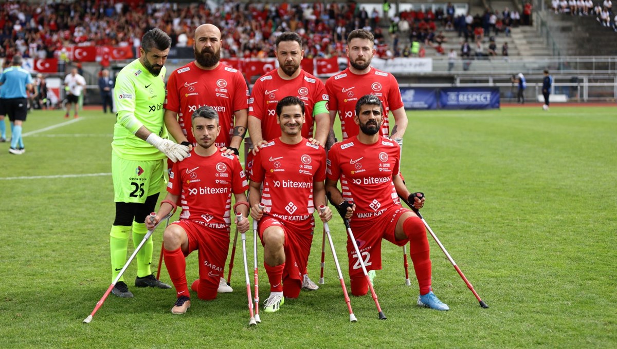 Gençlik ve Spor Bakanı Bak, Ampute Futbol Milli Takımı'nı kutladı Gençlik ve Spor Bakanı Bak, Ampute Futbol Milli Takımı'nı kutladı