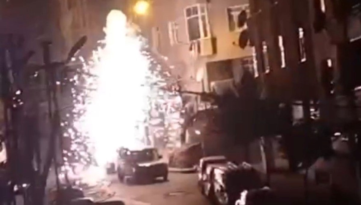 Sultangazi'de elektrik kablolarında korkutan patlama Sultangazi'de elektrik kablolarında korkutan patlama