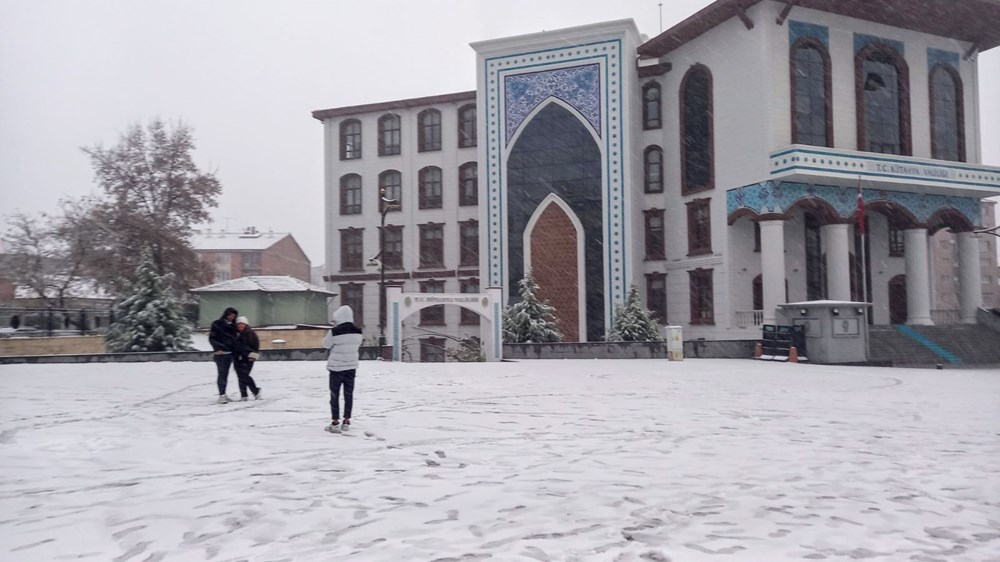 Ulaşıma kar engeli: Araçlar yolda kaldı, kazalar nedeniyle trafik durdu - 13