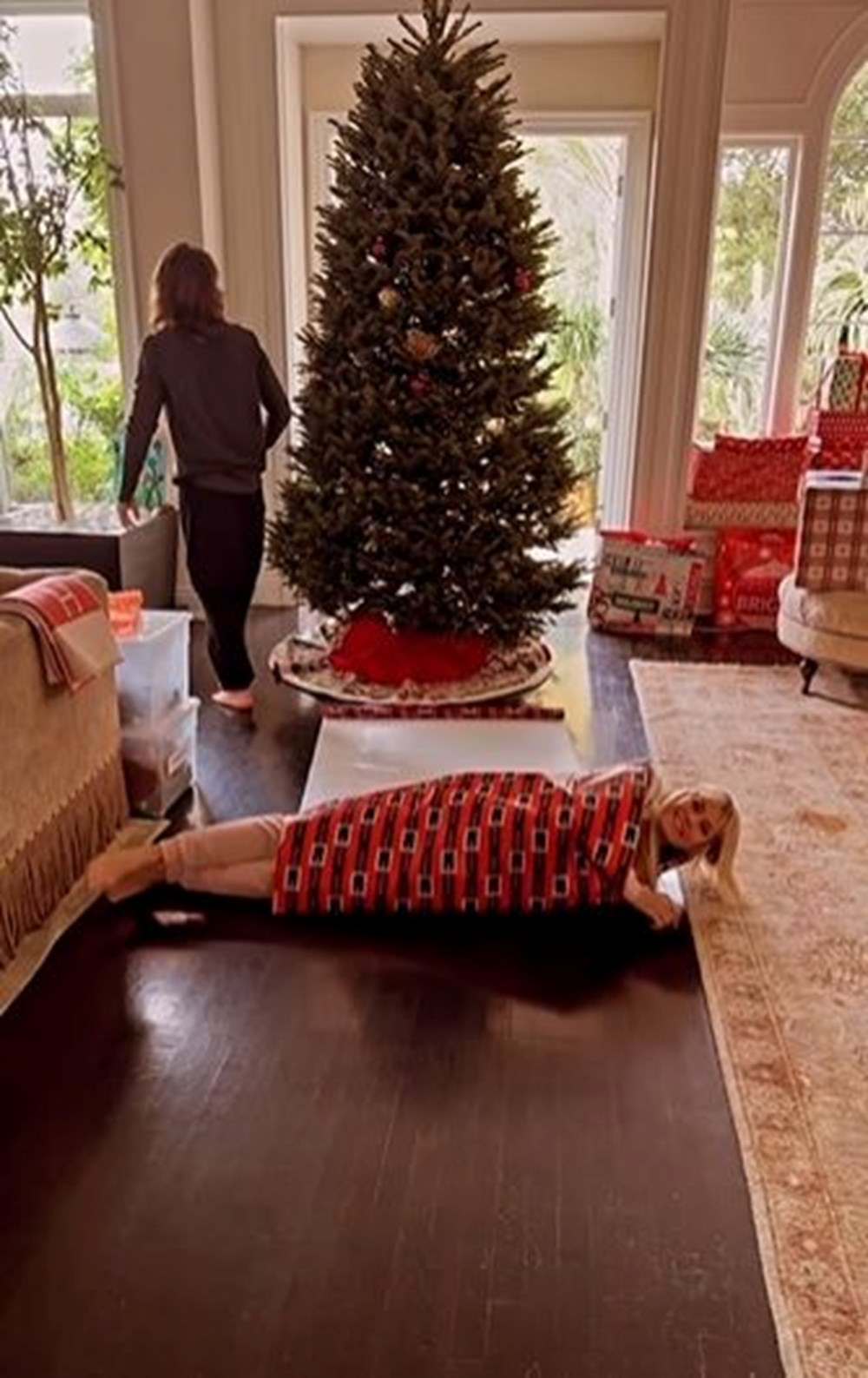Heidi Klum Noel'de hediye paketine girdi - 3