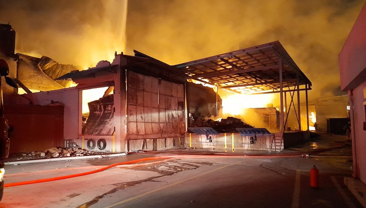 Esenyurt'ta fabrika yangını