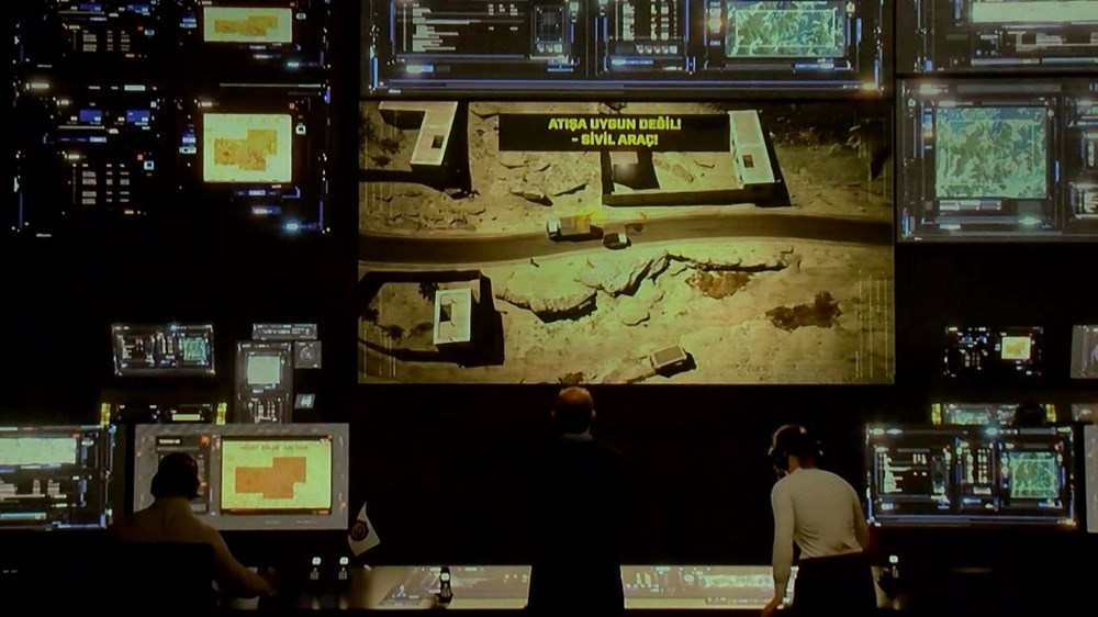 MİT gizli silahlarını sergiledi: Robot kravat, ses kayıt cihazları - 1