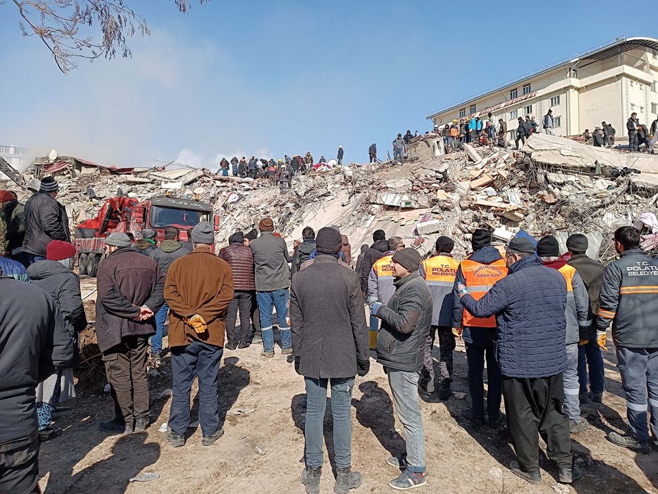 Cumartesi deprem çantası hazırlayan Rabia ve ailesi enkaz altında - 1