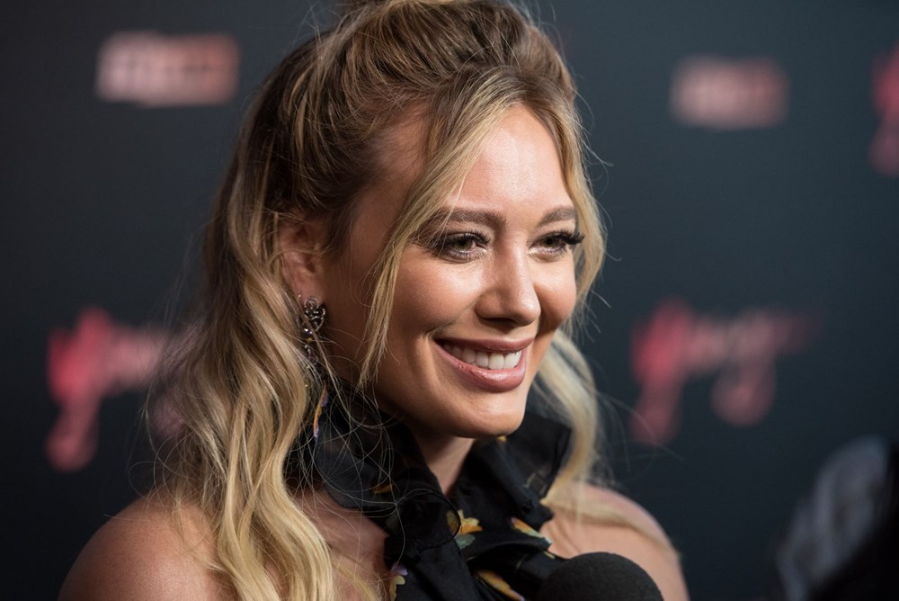 Hilary Duff bebeğinin plasentasını içti Magazin Hilary Duff bebeğinin plasentasını içti Magazin