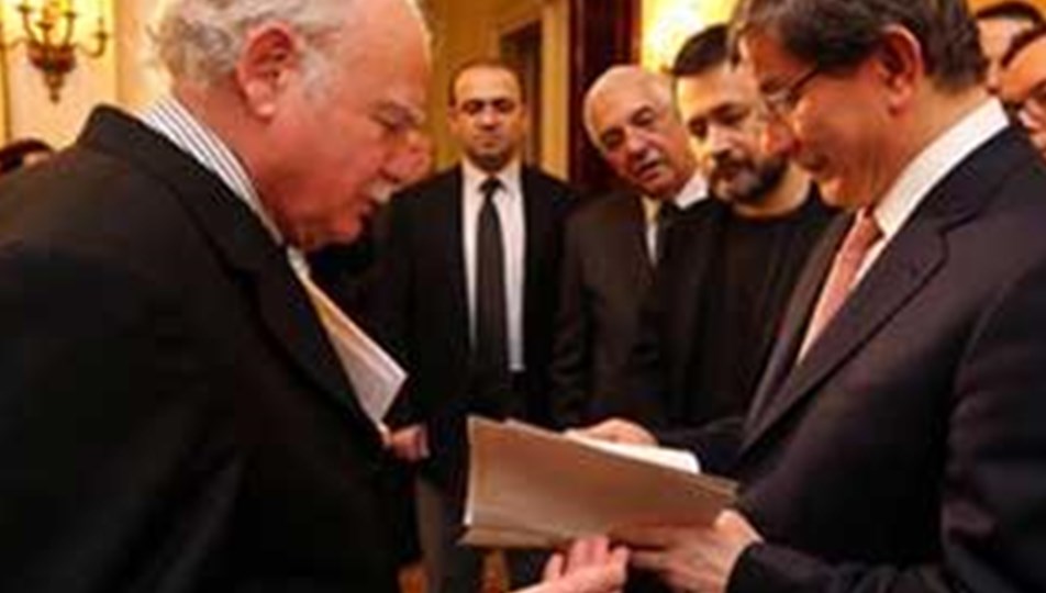 Davutoglu Osmanli Ailesiyle Bulustu Ntv