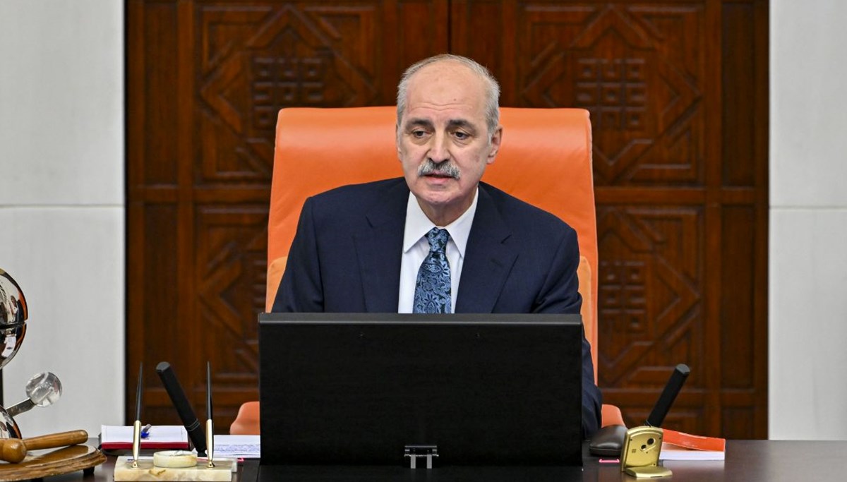 Meclis'te anayasa mesaisi başlıyor: TBMM Başkanı Kurtulmuş, CHP lideri Özel'i ziyaret edecek Meclis'te anayasa mesaisi başlıyor: TBMM Başkanı Kurtulmuş, CHP lideri Özel'i ziyaret edecek