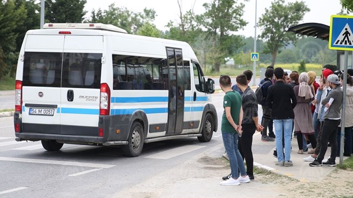 sakarya da minibus soforleriyle universite ogrencileri arasinda kavga