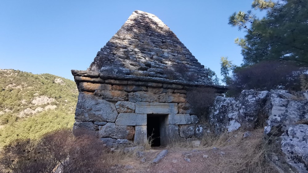 Türbe sanılan piramit mezarın gerçeği yıllar sonra ortaya çıktı - 2