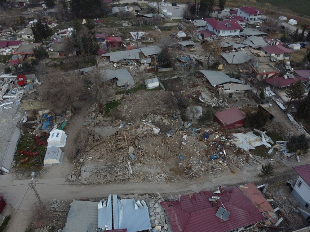 Fay hattının geçtiği köy enkaza döndü - 17