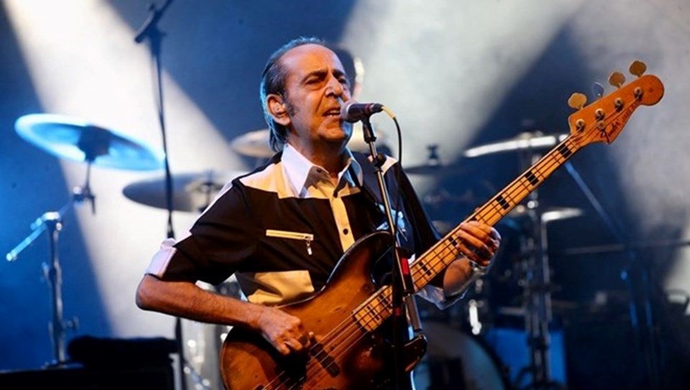 Özkan Uğur'un ölüm yıl dönümünde duygusal paylaşım: "Boşluğun dolmuyor" - 5