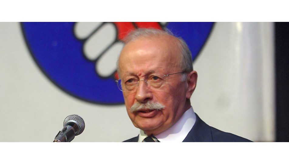 Oktay Ekşi istifa etti